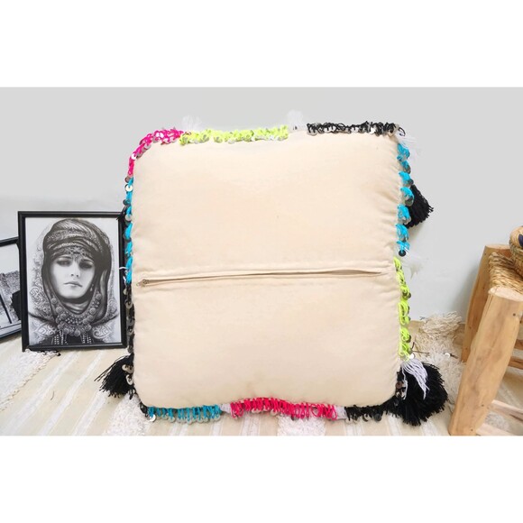 Handmade Moroccan Wedding Blanket Pouf: Berber Tassel Floor Pillow 03YL0495 - Picture 9 of 10
